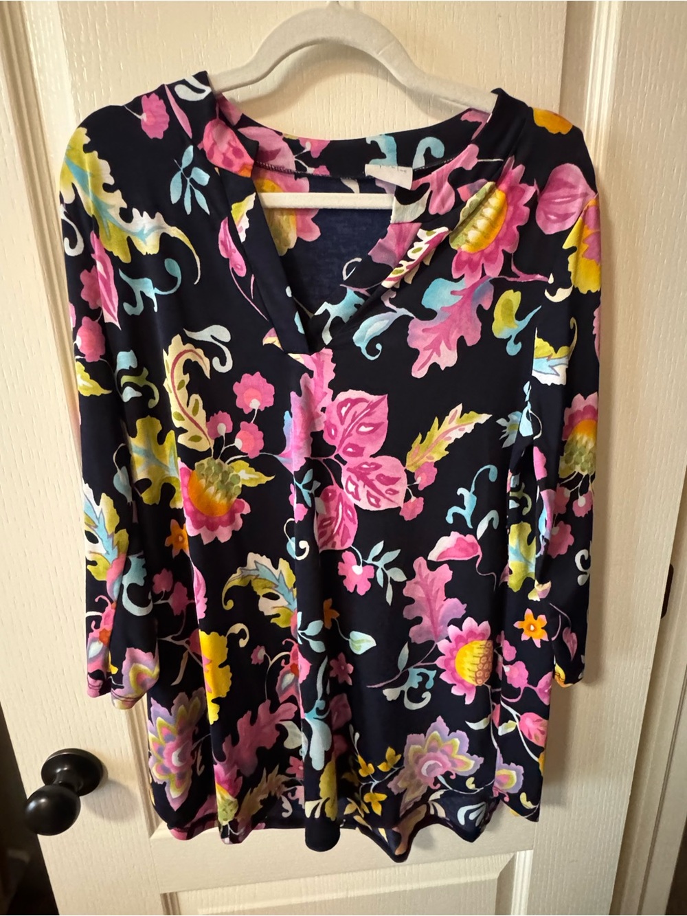 Sew in Love Floral V-Neck Keyhole Back Tunic Top